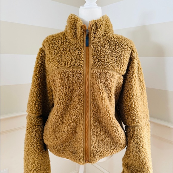 Patagonia Jackets & Blazers - Patagonia Women’s Brown Teddy Bomber Jacket. Size Medium. Great condition.